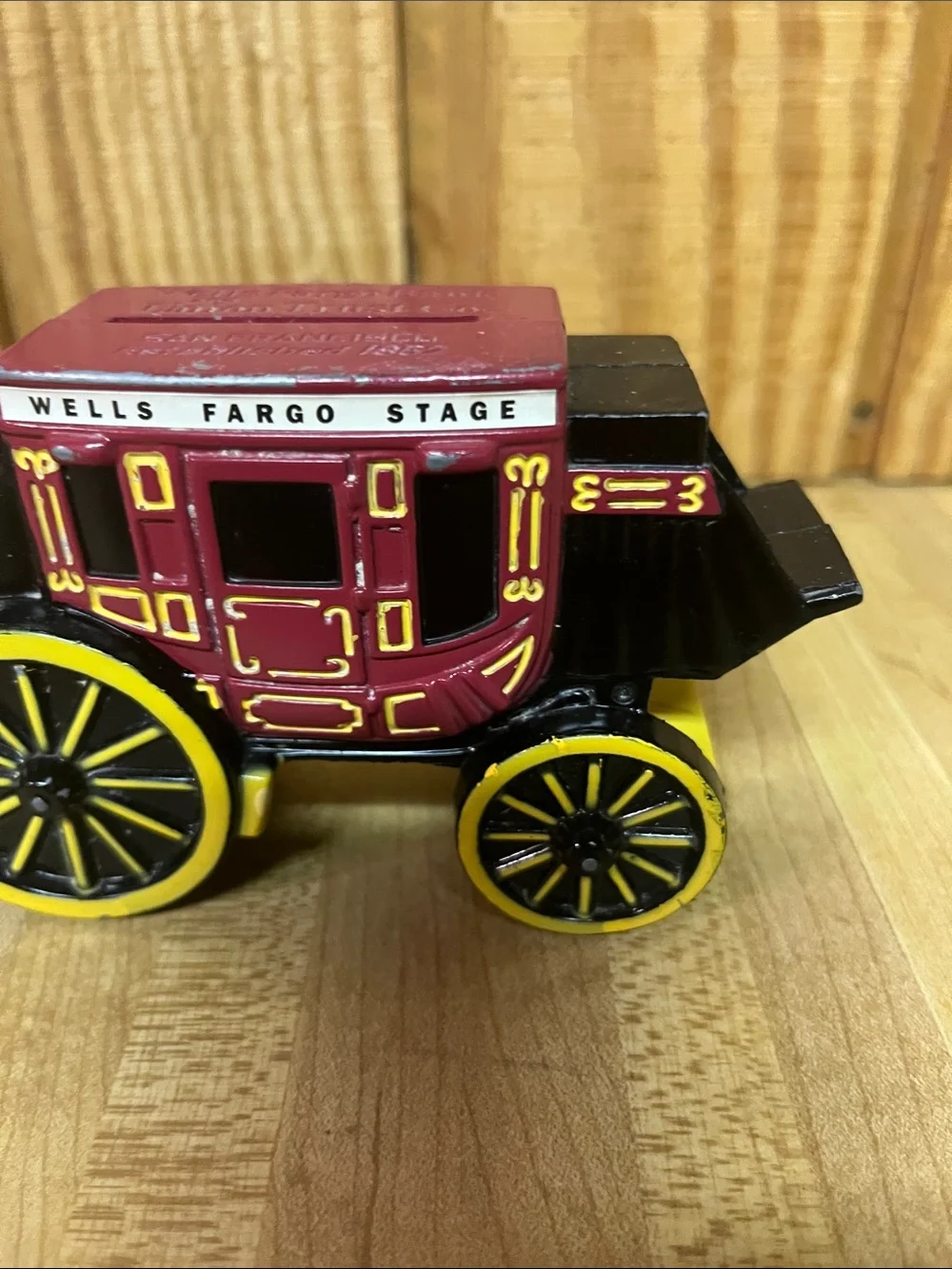 Vintage Wells Fargo Stagecoach cast iron coin bank collectible ( no key)
